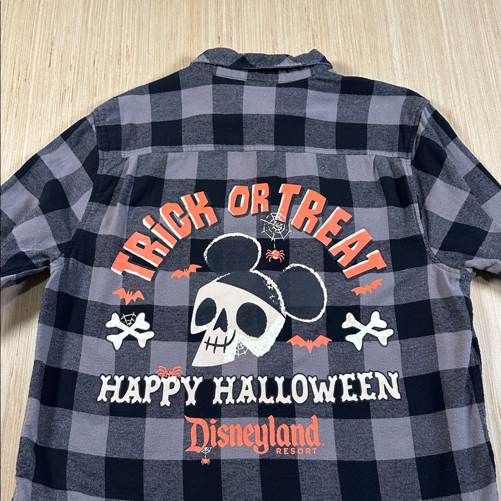 Disneyland Halloween Flannel - Picture 6 of 7